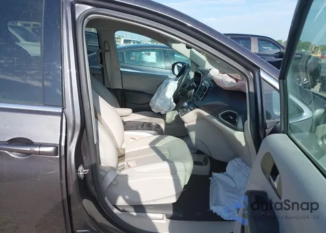 2021 Chrysler Voyager Lxi из США, поврежденный, VIN 2C4RC1DG9MR551342